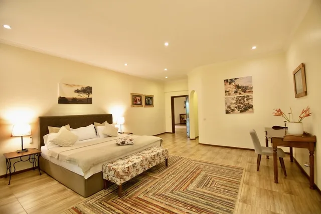 Deluxe, King Bed, Pink Flamingo Boutique Hotel 1/4
