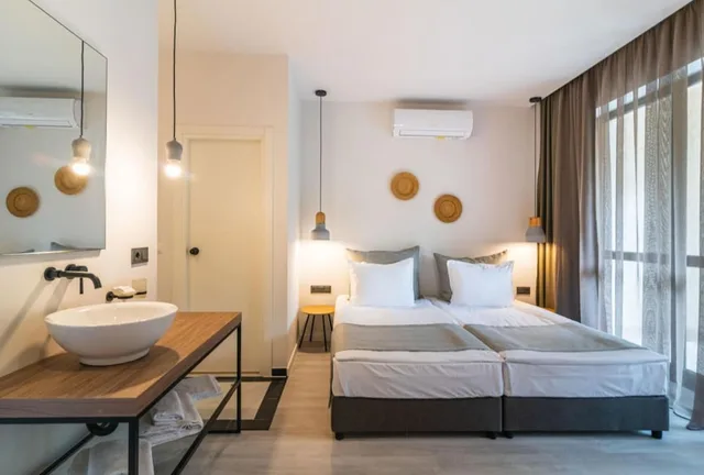 غرفة قياسية بفراش فوتون وسرير فردي، Primorski Hotel 3/5