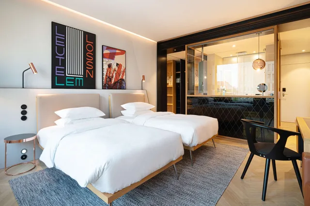 غرفة بسريرين منفصلين، Andaz Munich Schwabinger Tor 1/3