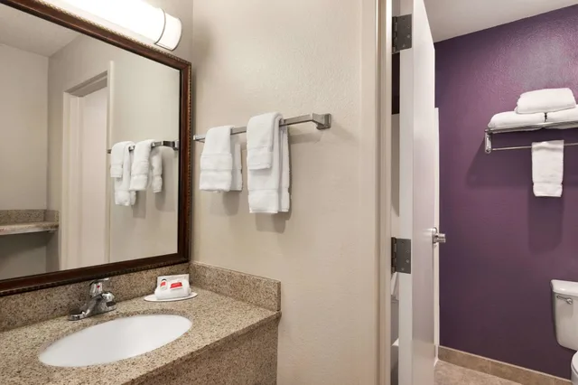 جناح استوديو، Baymont By Wyndham Springfield I-44 7/7