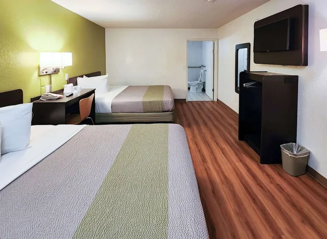 غرفة بسريرين كوين لذوي الإعاقة، Motel6 Baytown, TX - Baytown East 7/9