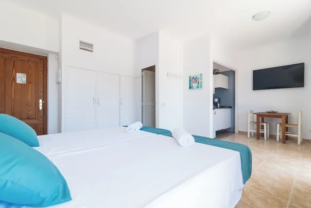 استوديو بسرير كوين بشرفة بإطلالة جزئية على البحر، Hotel Lis 4/10