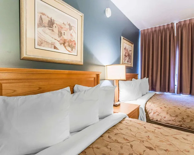 غرفة بسرير مزدوج، Quality Inn Rouyn-Noranda 4/8