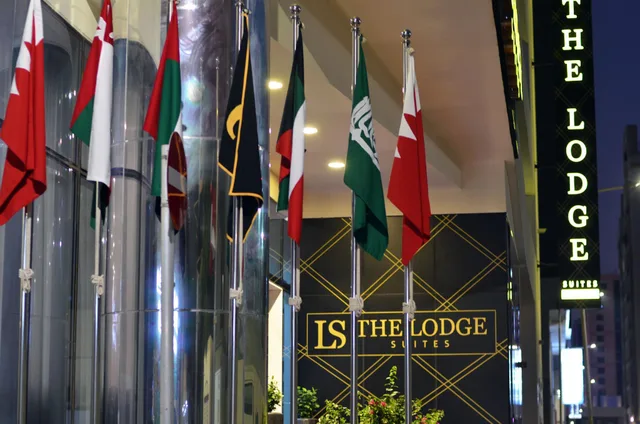 جناح ديلوكس ثلاثي بسريرين كينج بغرفتي نوم، The Lodge Suites 1/1
