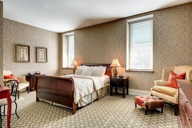 غرفة قياسية بسرير كينج، Nicollet Island Inn 1/4