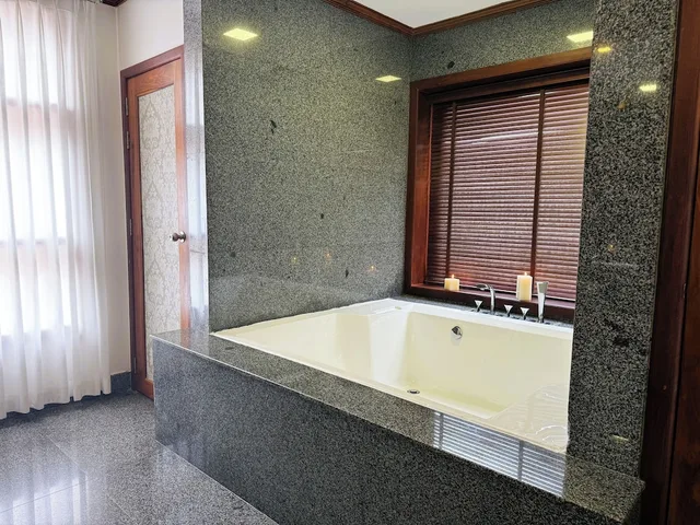 جناح جونيور بسرير كينج بإطلالة على المدينة بشرفة، Maison Saiko Angkor Boutique 7/9