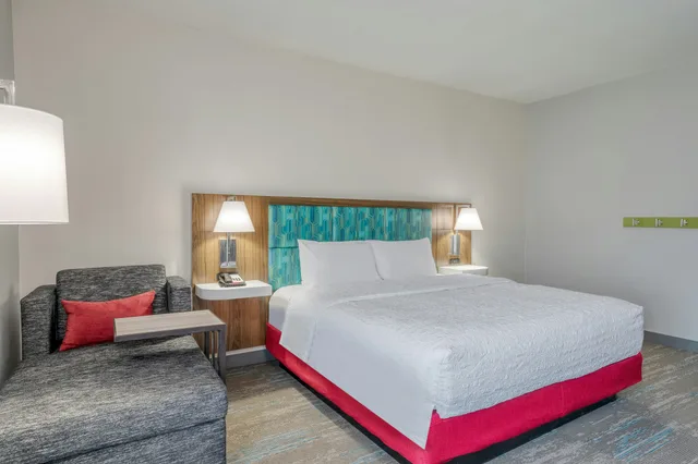 غرفة بسرير كينج لذوي الإعاقة، Hampton Inn New Philadelphia 2/3