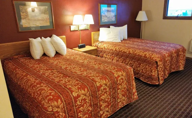 غرفة بسريرين مزدوجين، Red Carpet Inn 6/10