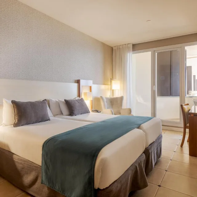 Room, Double or Twin Bed, Side Sea View، Ilunion Fuengirola 2/10