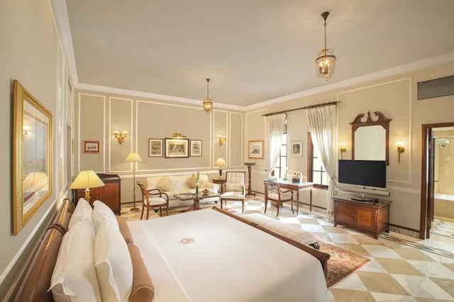 Grand, Heritage, King Bed، The Imperial New Delhi 2/6