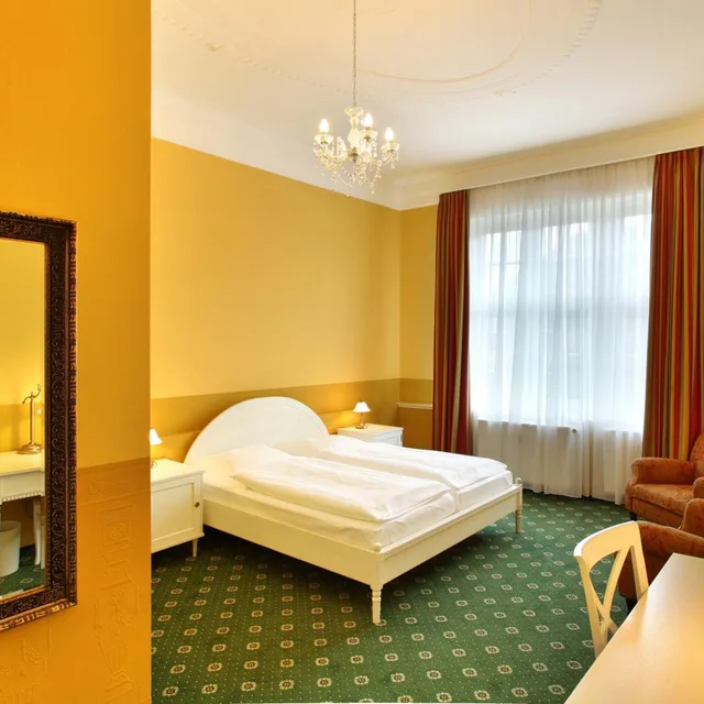 Room, Triple, Hotel Bellmoor Im Dammtorpalais 2/9
