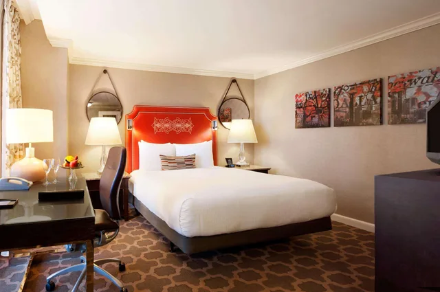 Fairmont, Queen Bed, City View، Fairmont Dallas 1/2
