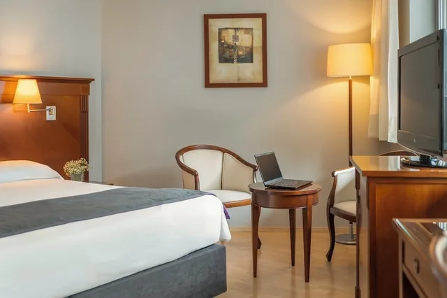 غرفة سوبيريور بسرير كوين، Hesperia Andorra 8/10