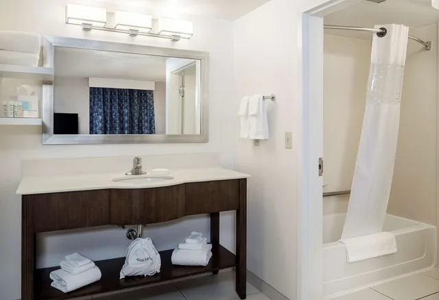 جناح استوديو بسرير كينج مع أريكة، Hampton Inn Suites By Hilton Halifax Dartmouth 5/6