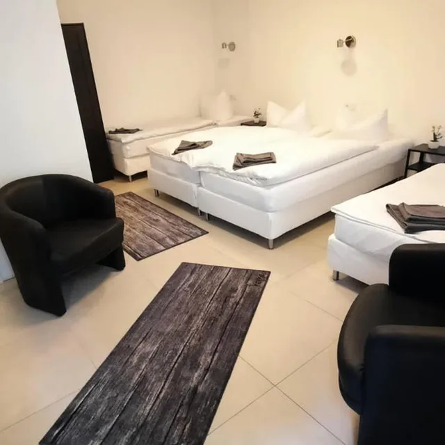 غرفة رباعية، Hotel Garni Nuernberger Trichter 4/5