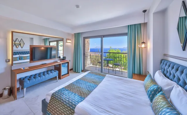 غرفة فاخرة بسرير كوين بإطلالة على البحر، Molino Hotel 3/5