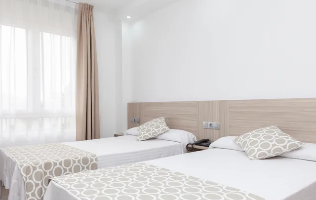 Standard, Double Bed, Olympia Hotel Ronda II 3/9