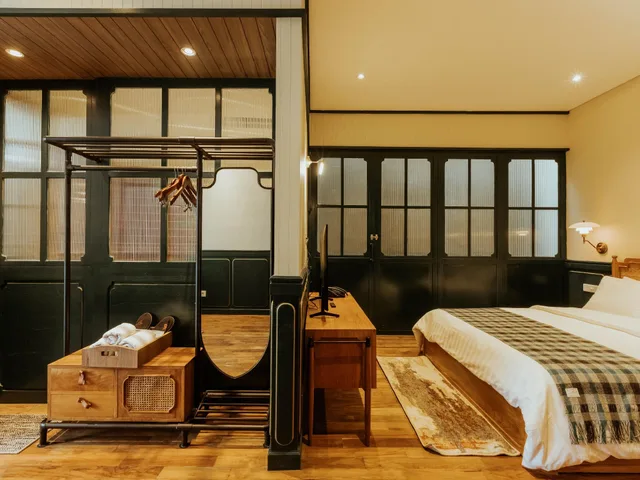 Loft, King Bed, Xl، Stevie G Hotel 1/2