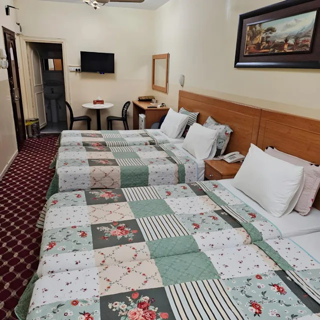 غرفة كلاسيكية رباعية بسرير فردي، Al Ahrar Hotel 6/6
