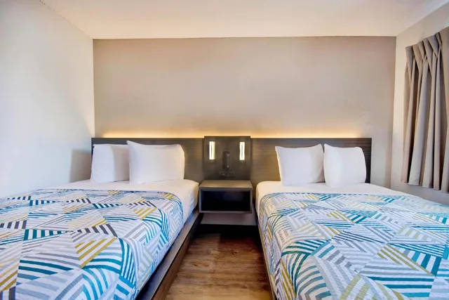 Room, Double Bed, Accessible, Motel6 Vallejo, CA - Six Flags West 4/10