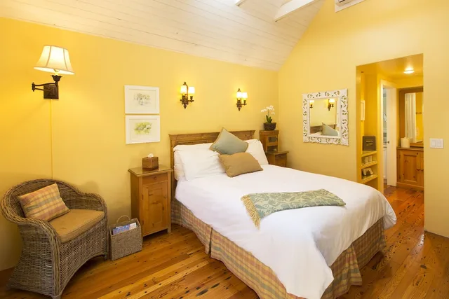 Luxury, Bungalow, Queen Bed, Patio, Garden Area، Simpson House Inn 3/8