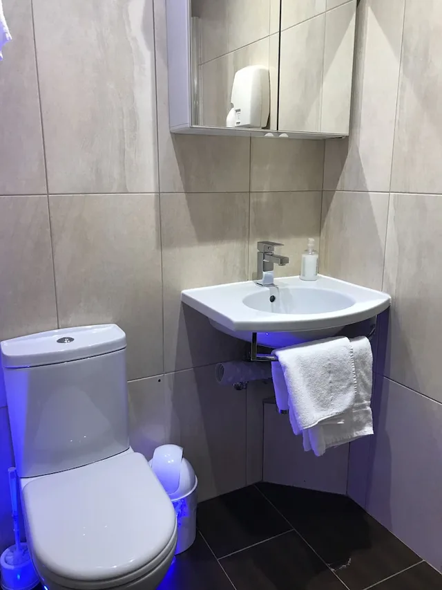 غرفة قياسية رباعية بسرير مزدوج وسريرين منفصلين، Rhodes Hotel 2/2