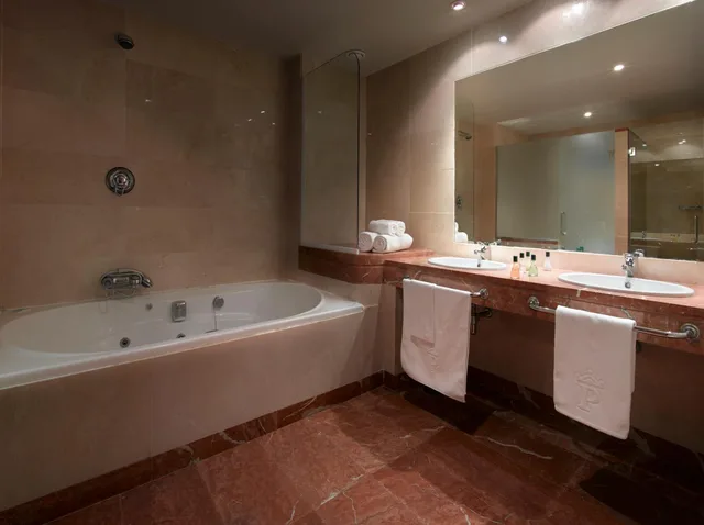Junior Suite, King Bed, Parador Malaga Golf 1/1