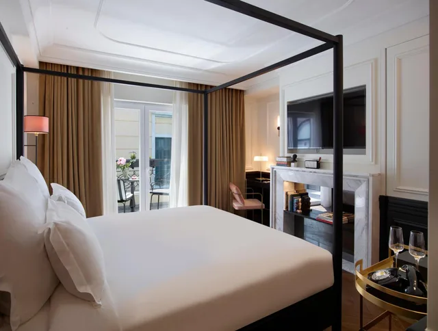 غرفة ديلوكس بشرفة، Villa Brown Ermou, a member of Brown Hotels 1/1