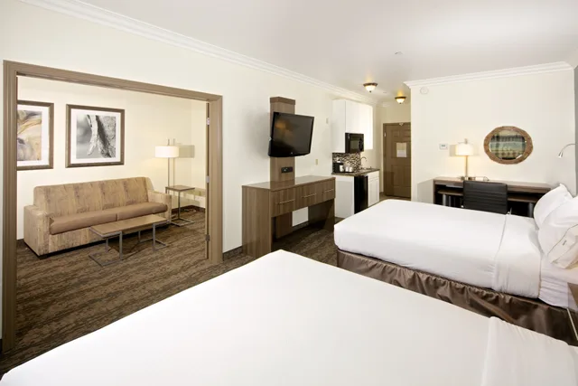 جناح بسريرين كوين، Holiday Inn Express Hotel And Suites Paso Robles 2/8