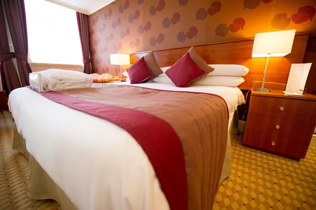 غرفة قياسية بسرير كينج، Crown And Mitre Hotel Sure Hotel Collection By Best Western 2/4