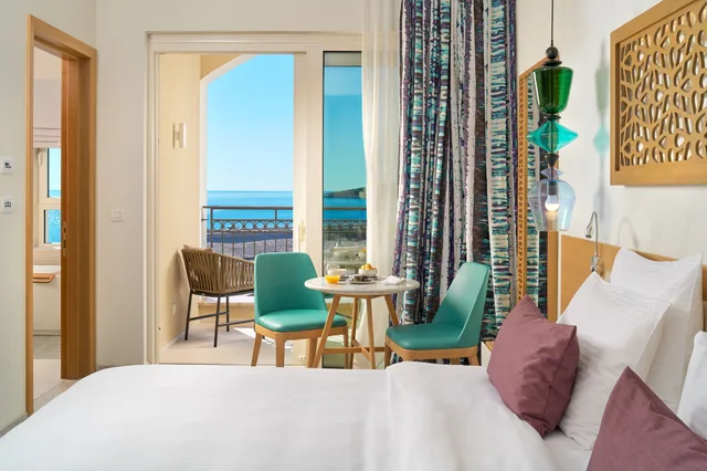 غرفة غراند ديلوكس بسرير كينج بإطلالة على البحر، The Chedi Lustica Bay Hotel 6/10