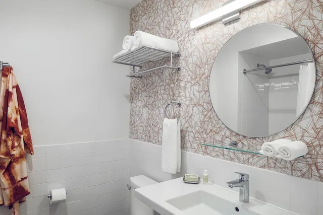 غرفة قياسية بسرير كينج، Days Inn - Raleigh Downtown 2/2