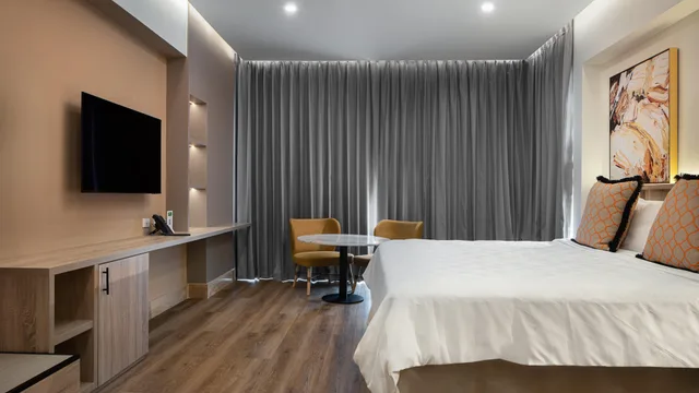 جناح بسرير كينج مع دخول الصالة، Holiday Inn Santo Domingo 3/7
