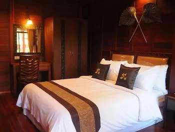 فيلا فاخرة، Ruen Kanok Thai House 2/2
