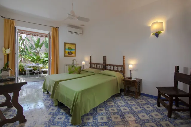 غرفة قياسية بسرير مزدوج بإطلالة على الفناء، Hotel Semiramis 3/10