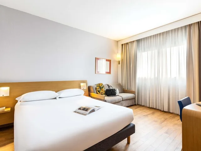 غرفة قياسية بسرير كينج، NOVOTEL CASERTA SUD 3/10