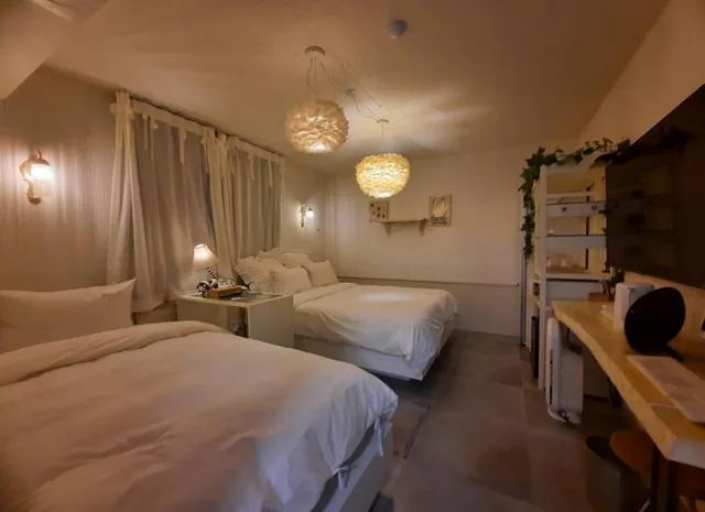 غرفة ديلوكس بسريرين منفصلين، SongJeong Lesign Hotel 1/4