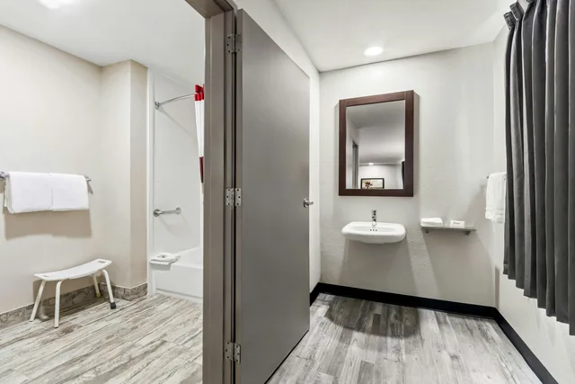 غرفة ديلوكس بسريرين مزدوجين لذوي الإعاقة، Red Roof Inn Phoenix North - I-17 at Bell Rd 4/4