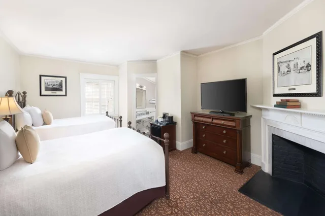 Club House, Deluxe, 2 Queen Beds، Jekyll Island Club Resort 2/6