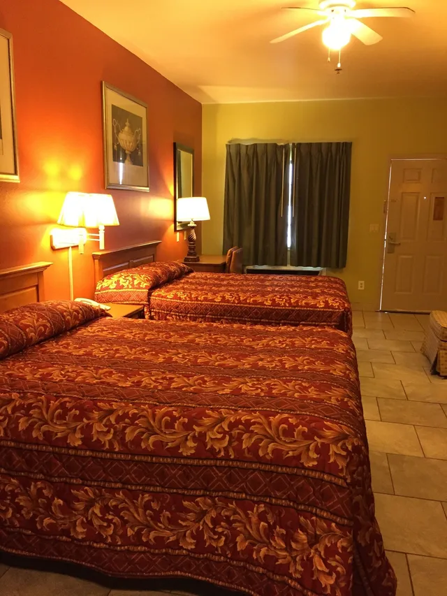 غرفة قياسية بسريرين كوين، Boca Chica Inn Suites Brownsville 2/3