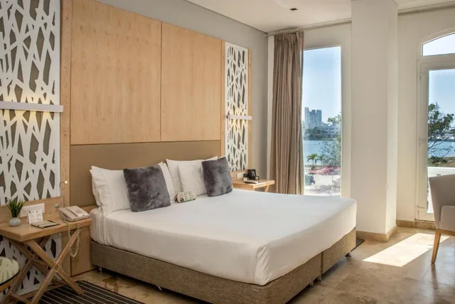 غرفة بسرير مزدوج بإطلالة على البحر، GHL Collection Arsenal Hotel 1/3