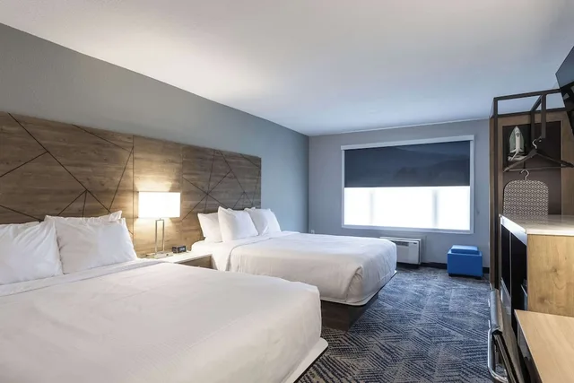 Standard, 2 Queen Beds, Rodeway Inn & Suites Near Outlet Mall - Asheville 1/8