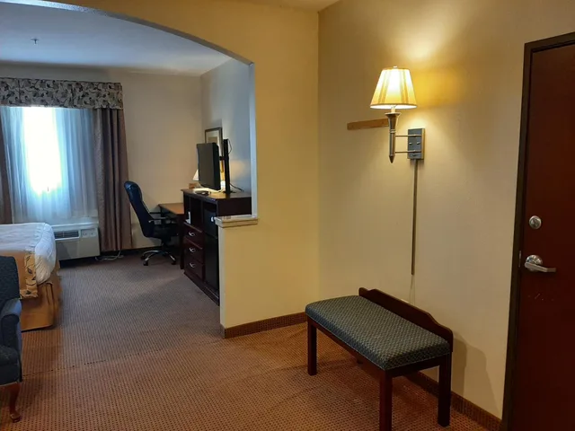 جناح بسرير كينج لذوي الإعاقة، Baymont Inn And Suites Carthage 4/6