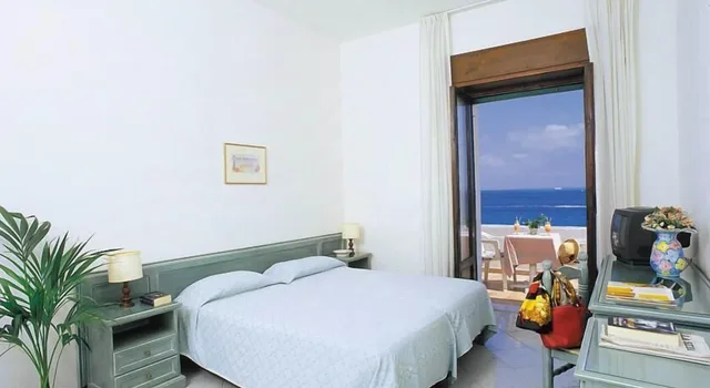 غرفة بسرير مزدوج بشرفة، Parco Aurora Terme 2/3
