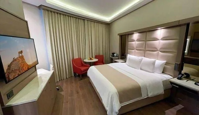 غرفة بانورامية فاخرة بسرير كينج، Safi Royal Luxury Metropolitan 1/3