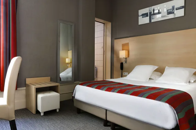 غرفة سوبيريور بسريرين منفصلين، Best Western Grand Hotel de L Univers 2/3