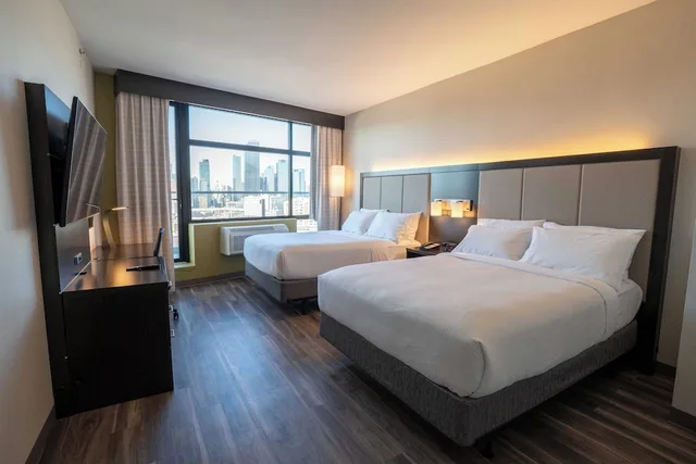 Standard, 2 Queen Beds, City Skyline View, Pet Friendly، Holiday Inn Express Long Island City E New York, an IHG Hotel 2/5