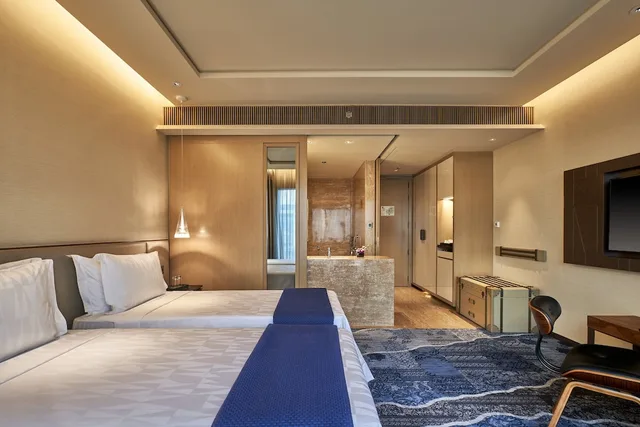 Club, Double Bed, Den، The Den Bengaluru, LXR Hotels & Resorts 3/10