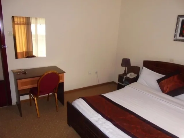 جناح بسرير كوين، Pacific Hotel 2/4