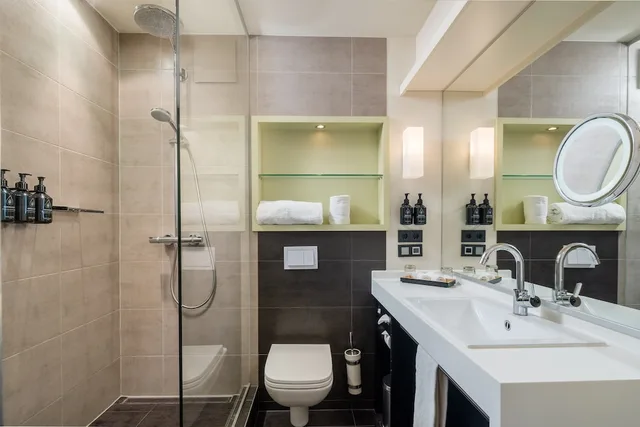 غرفة بريميوم بسرير كينج، Hotel Indigo Duesseldorf Victoriaplatz 2/5